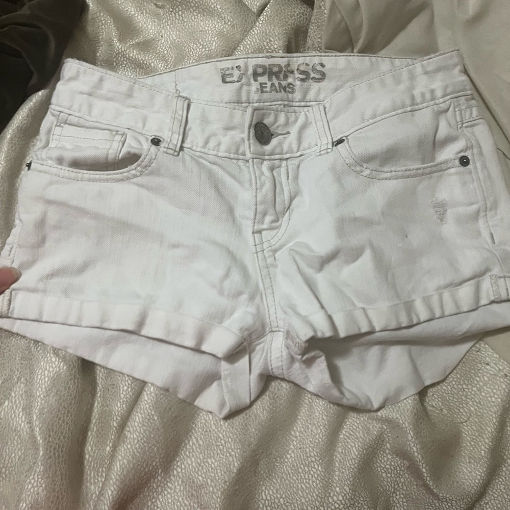 Low waisted express jean shorts